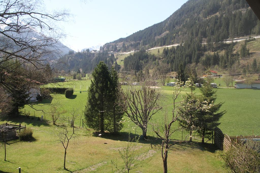 Villa Schnuck - Das Rote Ferienhaus Bad Gastein Bagian luar foto